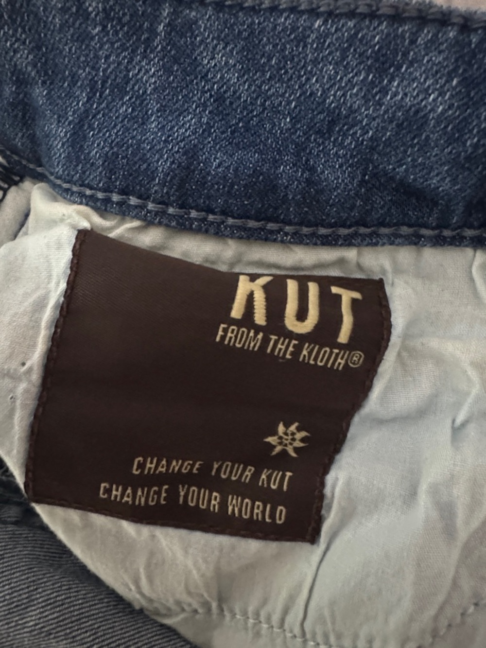 KUT from the Kloth Classic Mid Wash Women’s Jeans cropped slight distress - Picture 3 of 11